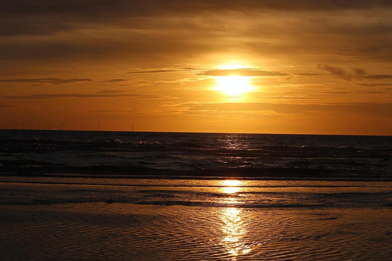 Strand83 Egmond aan Zee Buitenkant foto